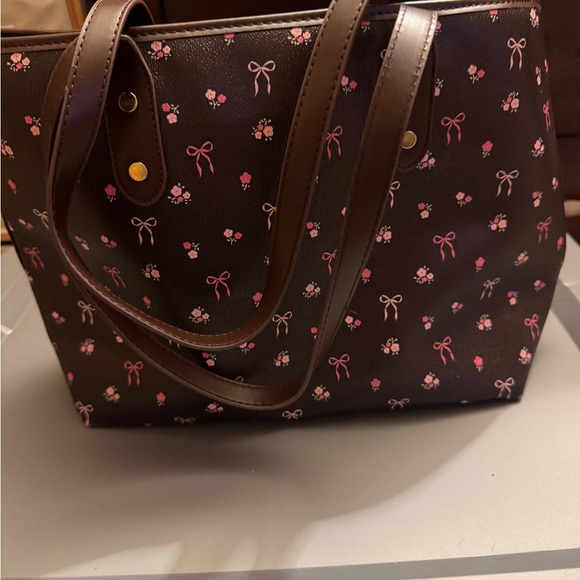 Floral Bow Pattern Handbag - Picture 3 of 4